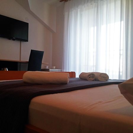 Apartments And Rooms Saric Jadrija Bagian luar foto