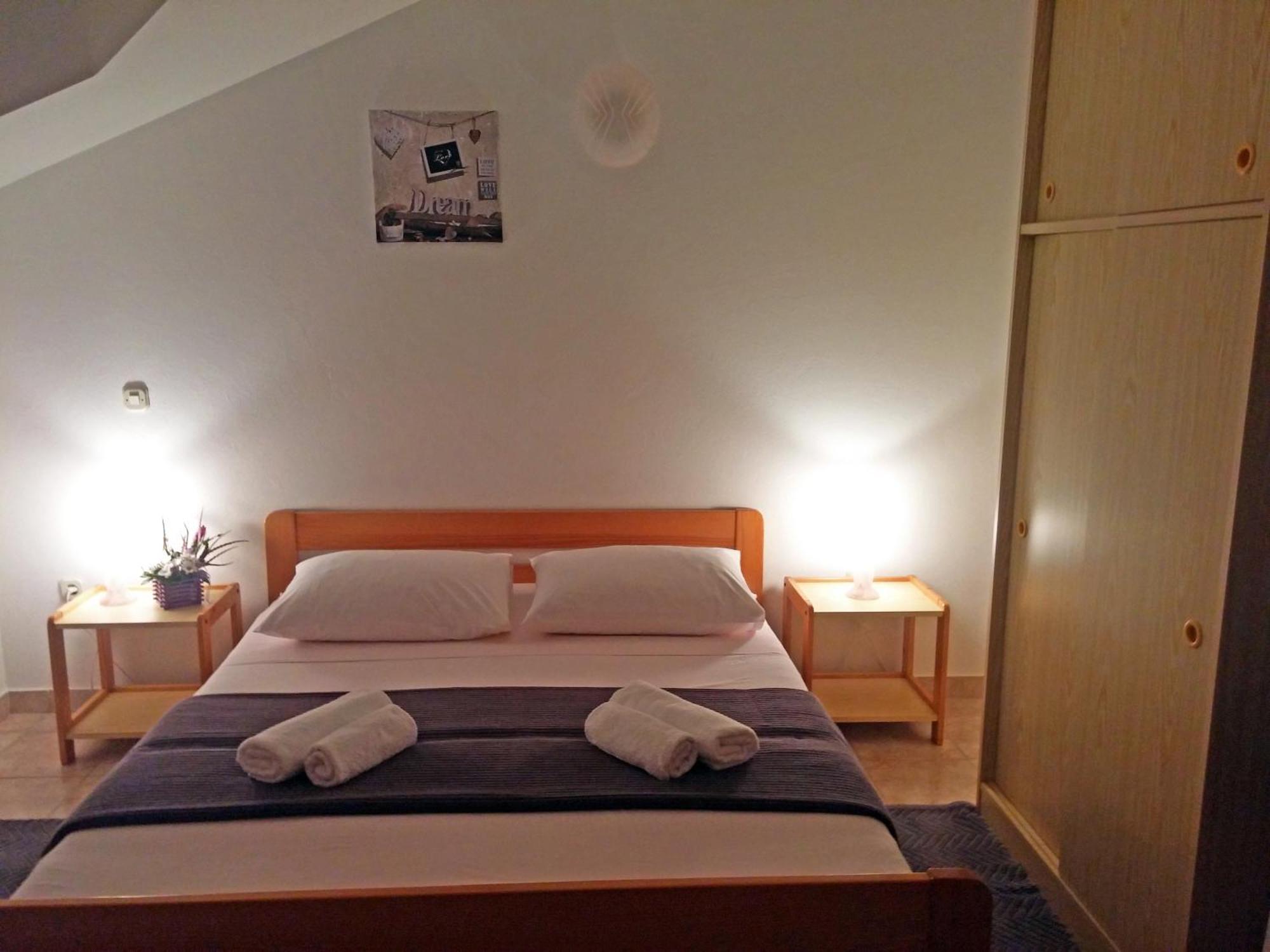 Apartments And Rooms Saric Jadrija Ruang foto