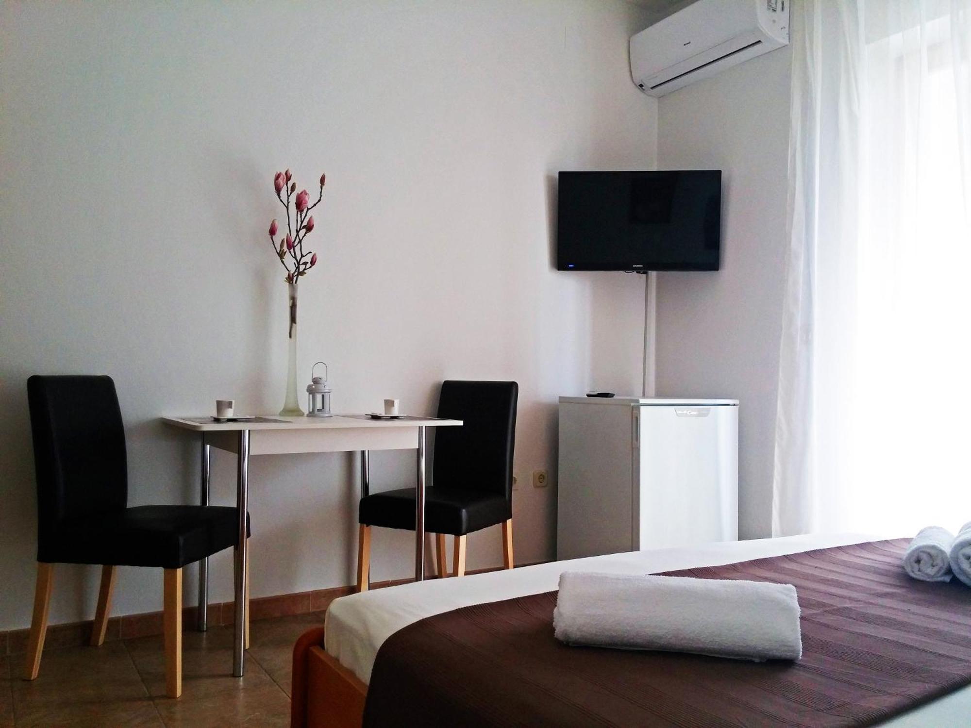 Apartments And Rooms Saric Jadrija Ruang foto