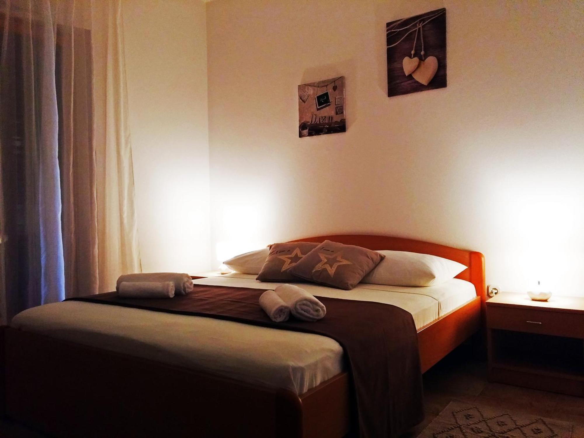 Apartments And Rooms Saric Jadrija Ruang foto