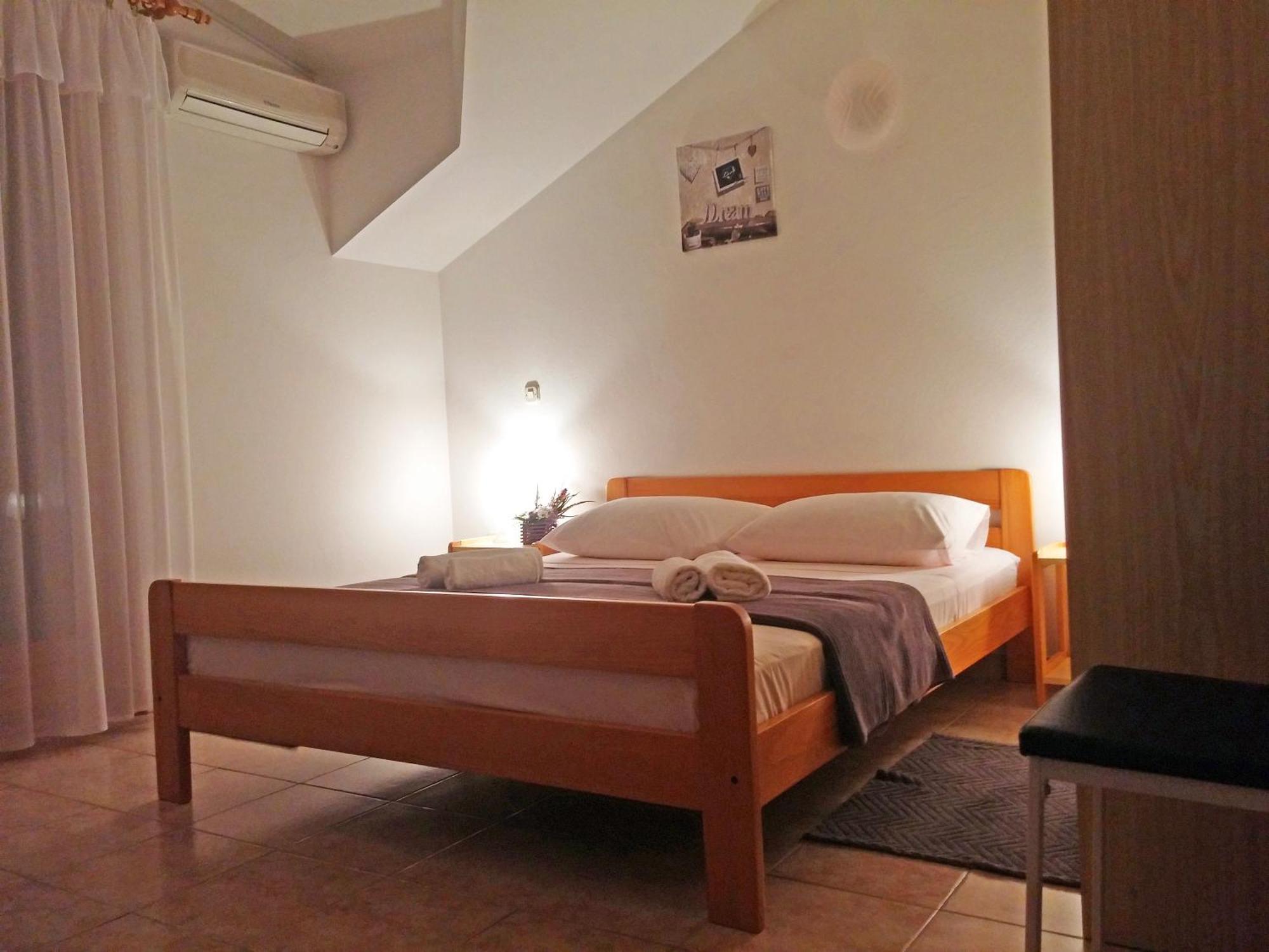 Apartments And Rooms Saric Jadrija Bagian luar foto