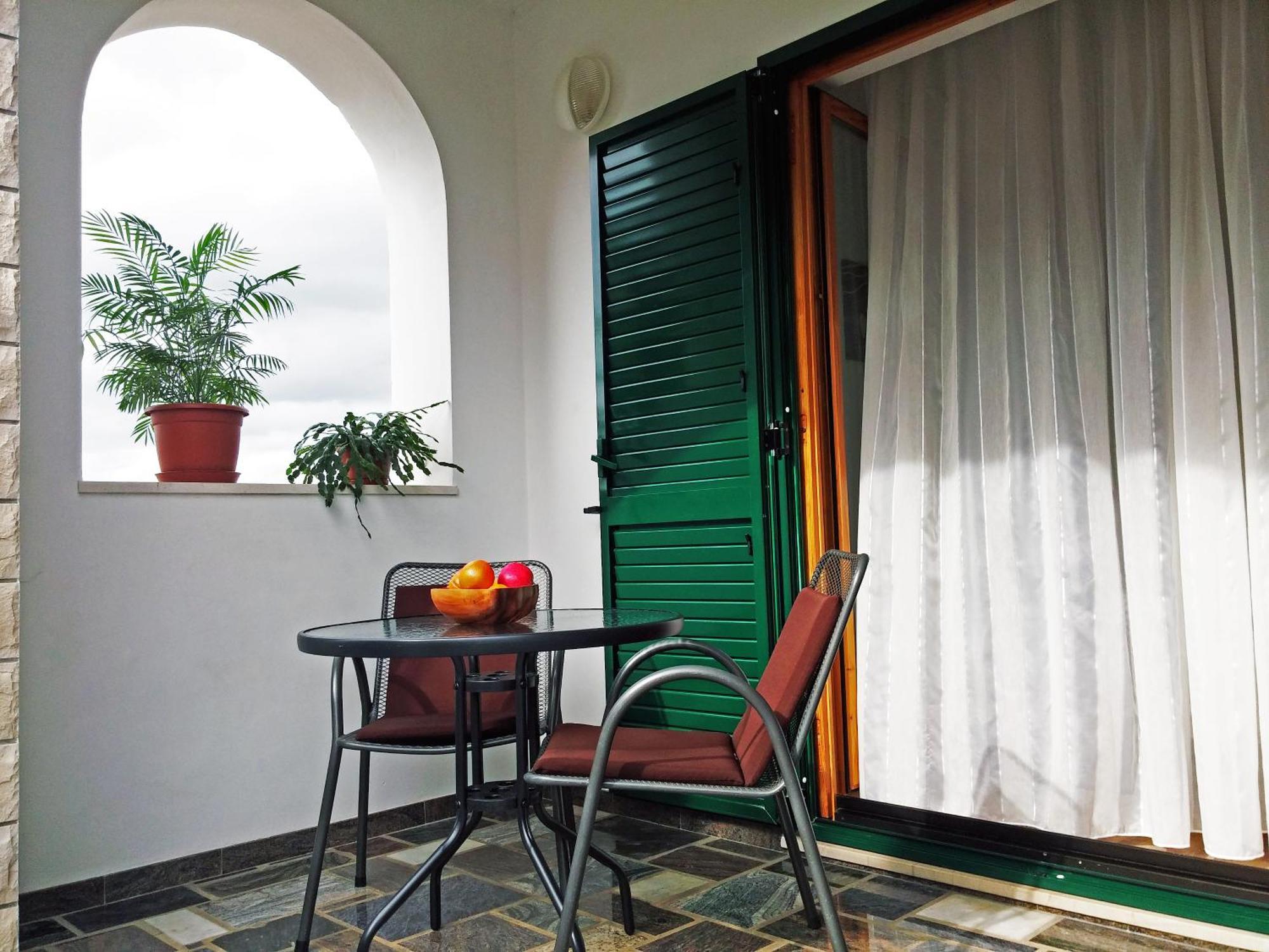 Apartments And Rooms Saric Jadrija Ruang foto