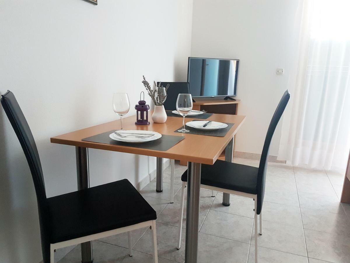 Apartments And Rooms Saric Jadrija Bagian luar foto